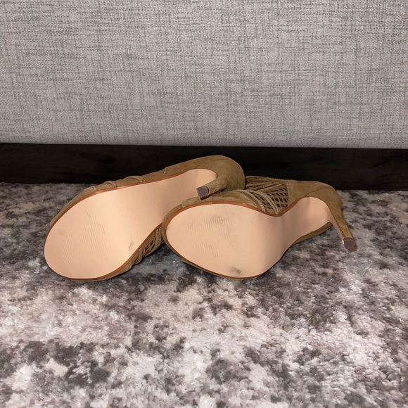 Brand New Steven Madden Booties - Picture 4 of 5